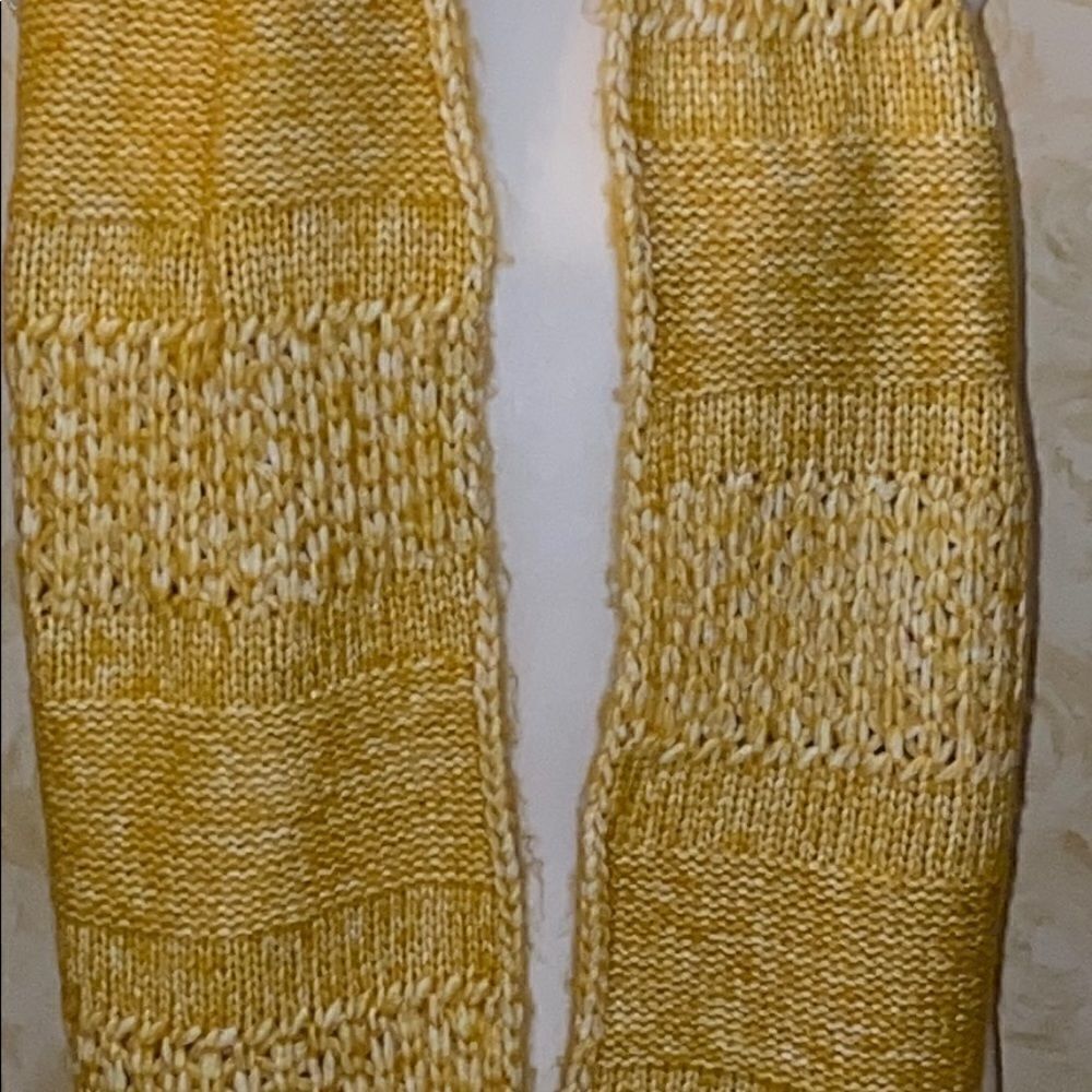 NWOT!!Universal Thread Scarf! - Picture 3 of 7